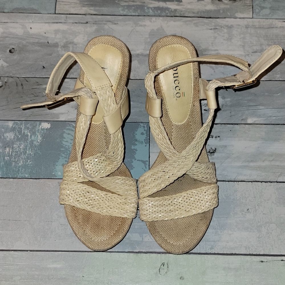 Bucco Wedges size 9